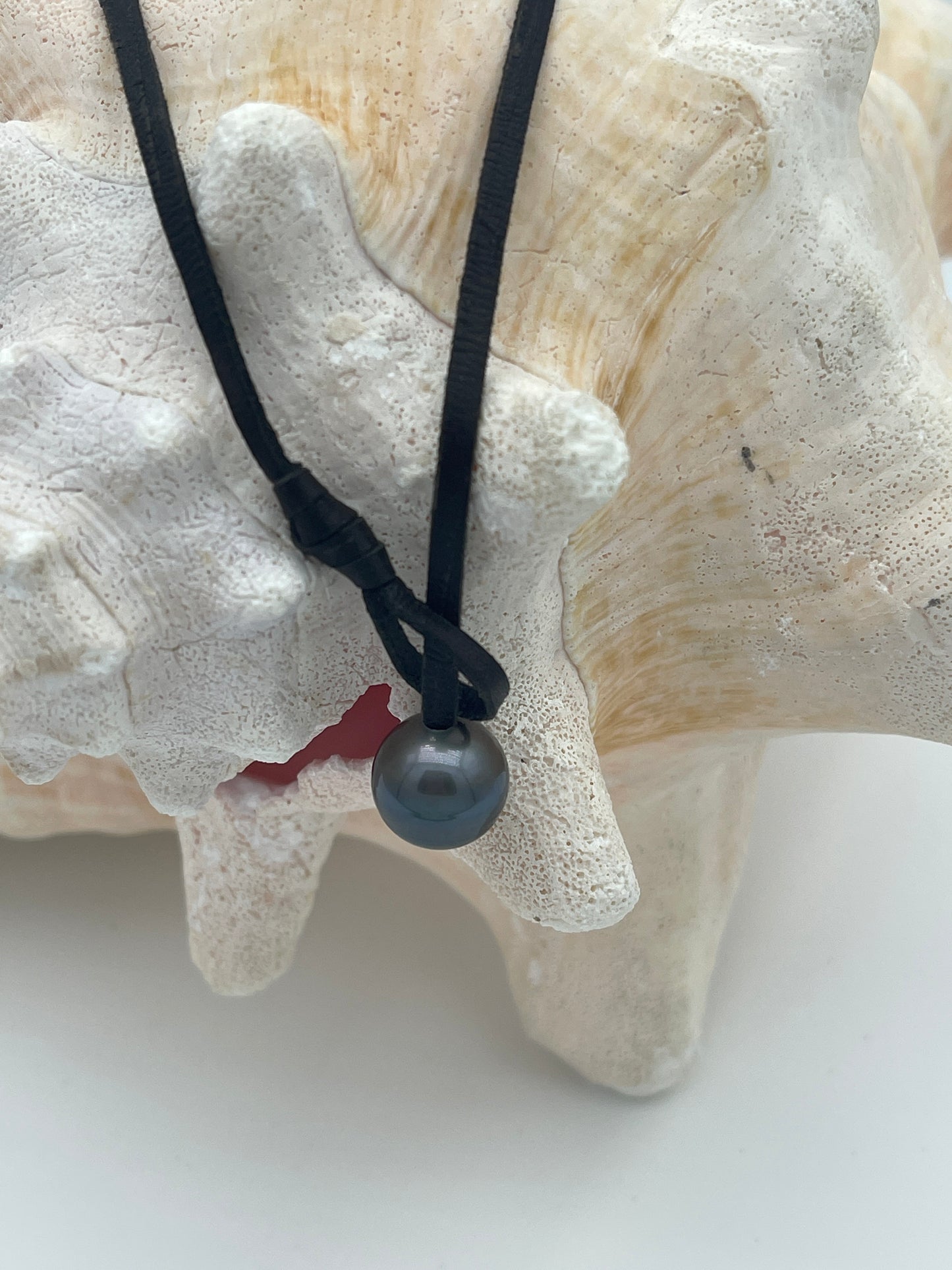 “Triple Scoop” Tahitian Pearl Necklace